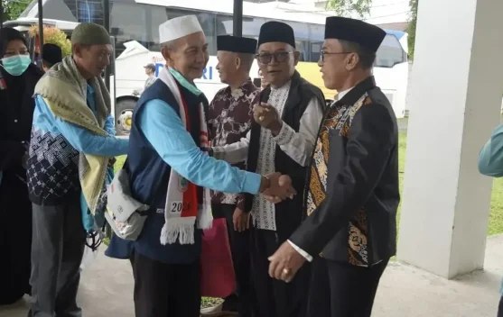 Wakil Bupati Kapuas Hulu Menyambut Kedatangan Jamaah Haji Kapuas Hulu