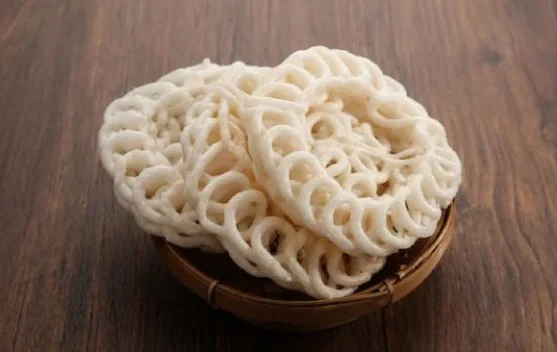 Kerupuk Uyel, Kuliner Legendaris yang Melekat pada Perayaan Kemerdekaan