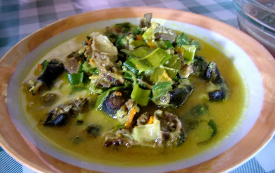 Mengenal Makanan Paniki Khas Sulawesi Utara