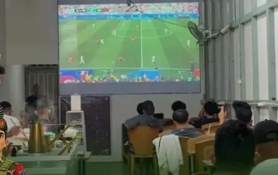 Semarak Piala Dunia 2026, Kodim 1205 Sintang Nobar Bersama Warga