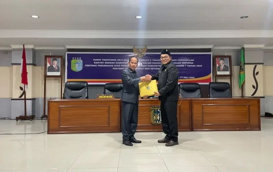 Bupati Sintang Sampaikan Raperda Perubahan Pajak Daerah