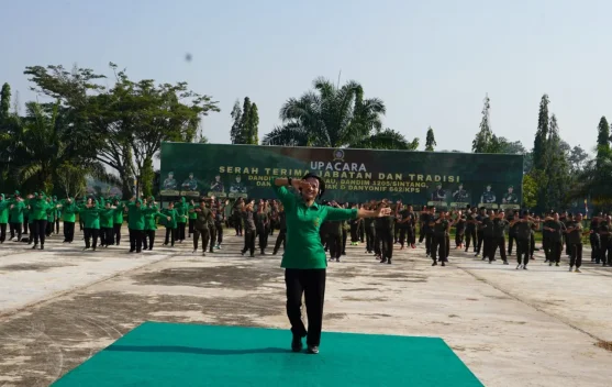 Korem 121 Alambana Wanawai Sintang Adakan Senam Bersama