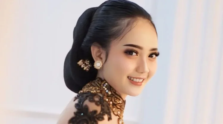 Pedangut Silvy K Viral Bawakan Lagu Lawas Bukit Berbunga