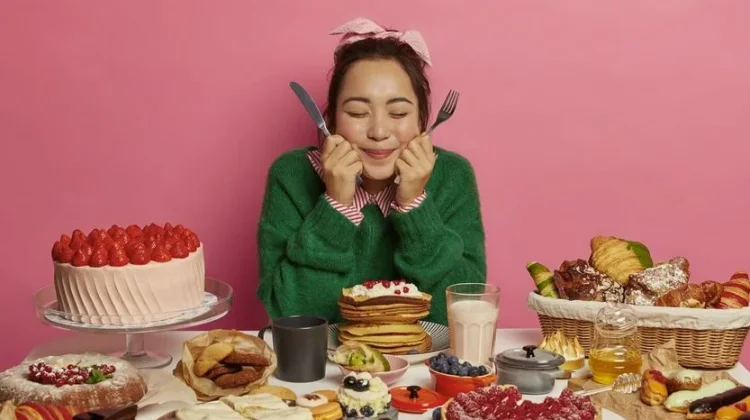 Bahaya Balas Dendam Makan saat Iftar