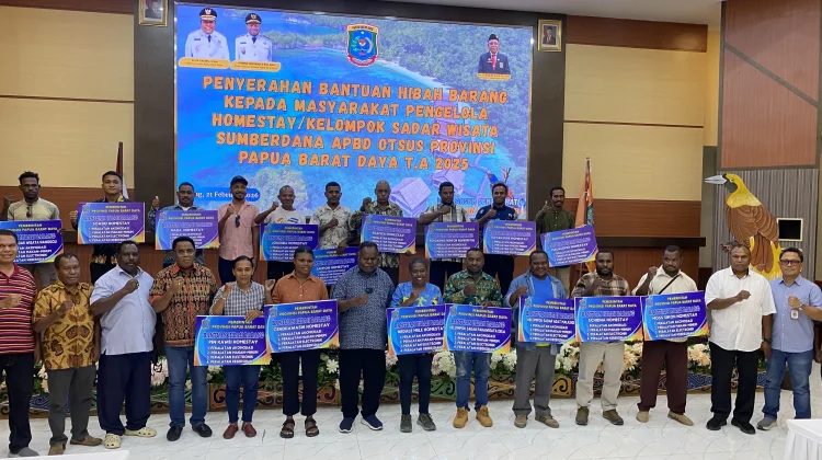 Dukung Pariwisata, Pemprov PBD Salurkan Bantuan untuk 17 Pengelola Homestay