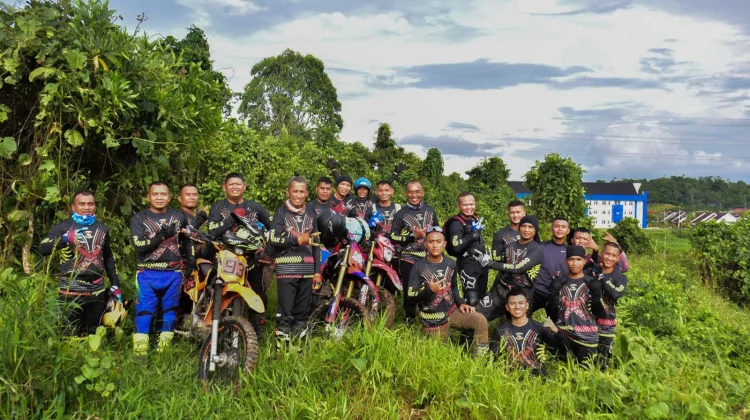 Crosser Pasmar 3 Isi Ngabuburit Ramadhan  dengan Trabas di Sorong
