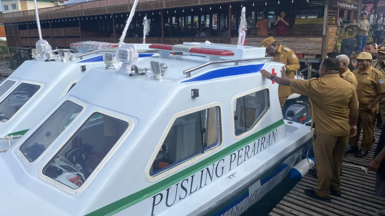 Tiga Puskesmas Terima Bantuan Speedboat Pusling dari Pemprov Papua Barat Daya
