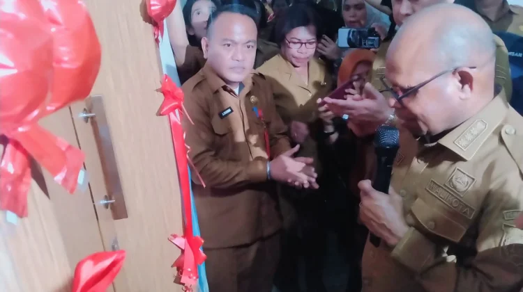 Wali Kota Resmikan Sarana Penunjang Informasi Komunikasi Pemkot Sorong