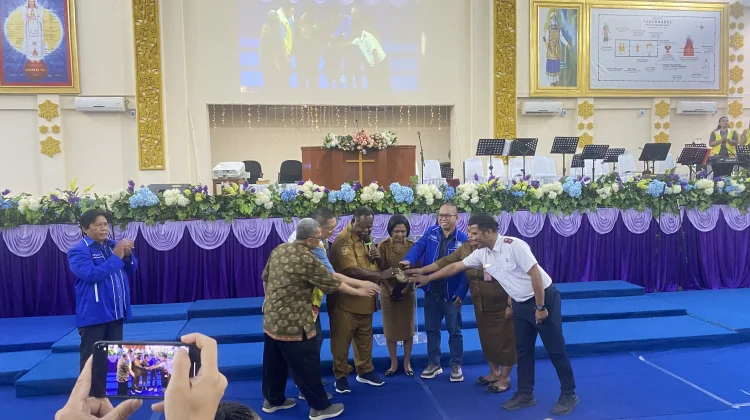 Gubernur PBD Buka Bimtek Guru Sekolah Minggu dan KKR Anak