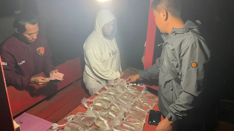 Polres Raja Ampat Gelar Patroli Intensif, Sita Sajam dan Miras