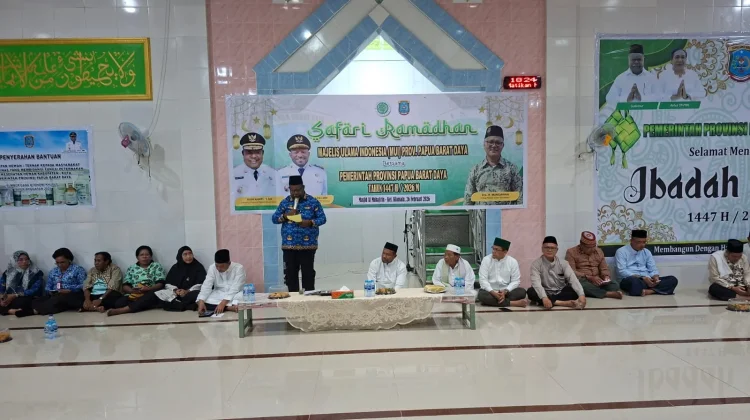 Safari Ramadan di Distrik Mariat, Gubernur Elisa Kambu Minta Jaga Kamtibmas