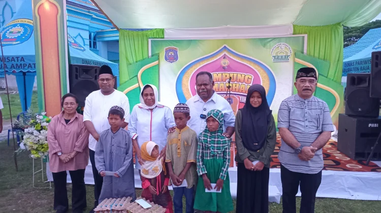 Gubernur Elisa Kambu Hadiri Buka Puasa di Kampung Ramadan Raja Ampat