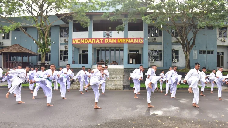 Hari Ke-16 Ramadan, Prajurit Denmako Pasmar 3 Tetap Tangguh Asah Kemampuan Karate