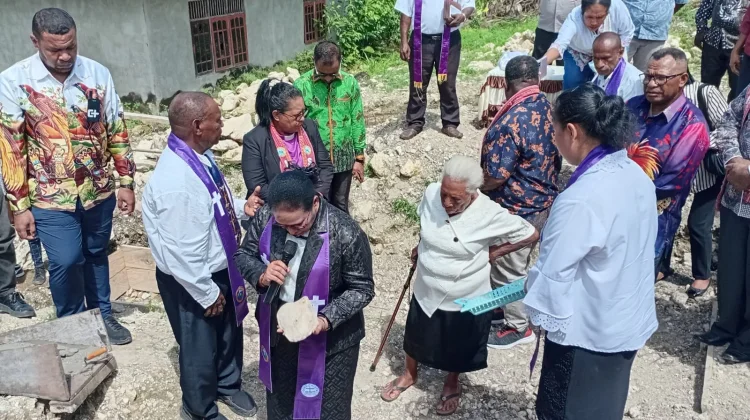 Pemda Sorong Selatan Komitmen Dukung Pembangunan Gereja Moswaren