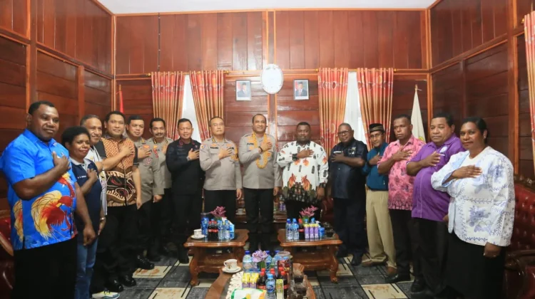 Kapolda Papua Barat Silaturahmi dengan MRP Papua Barat