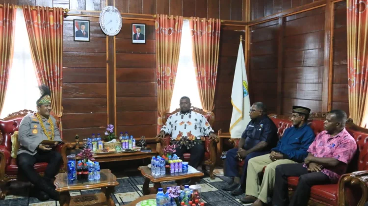 Kapolda Papua Barat Silaturahmi dengan MRP Papua Barat