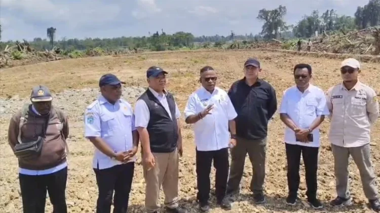 Wabup Sorong Selatan Bersama Tim Tinjau Lokasi Cetak Sawah