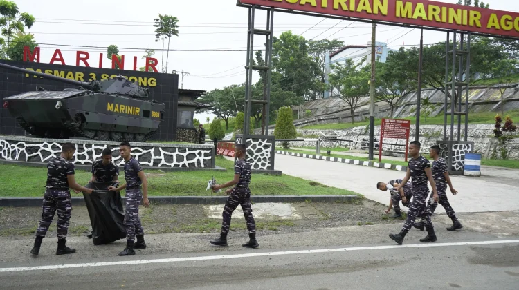 Prajurit Denmako Pasmar 3 Gelar Bersih Jalan