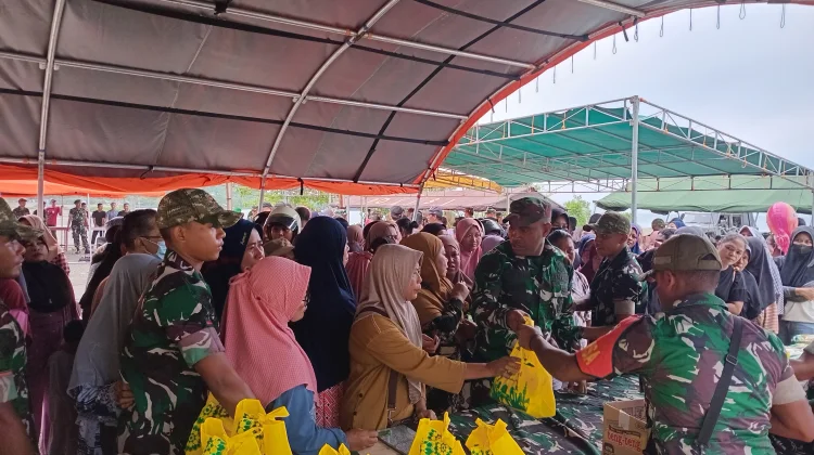 TNI AD Gelar Bazar Ramadan di Pantai WTC Raja Ampat, Sediakan Bahan Pokok Murah