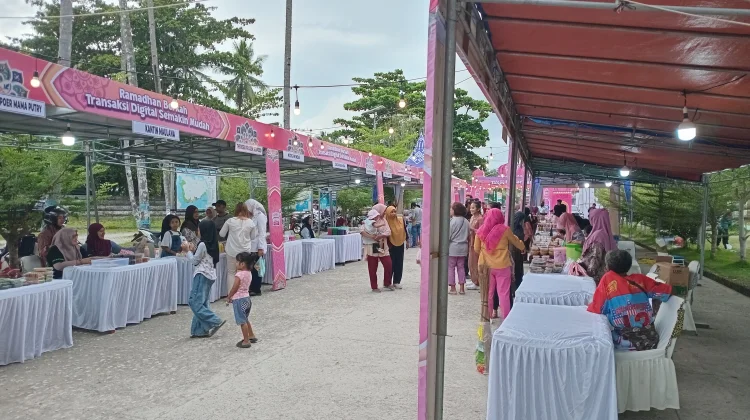 BI Edukasi Pengggunaan QRIS lewat Kegiatan Pasar Takjil di Raja Ampat