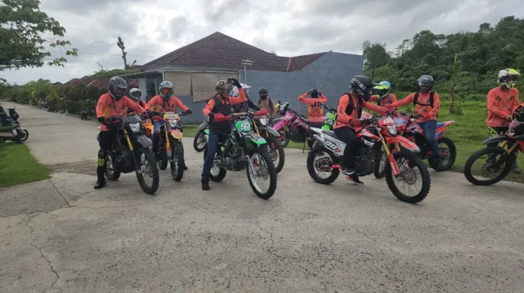Crosser Pasmar 3 Ngabubu Ride ke Gunung Tanzer Jelang Berbuka Puasa