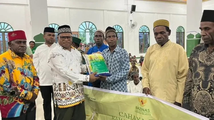 Pemerintah Sorong Selatan Berbagi Kasih dengan Umat Muslim Kokoda