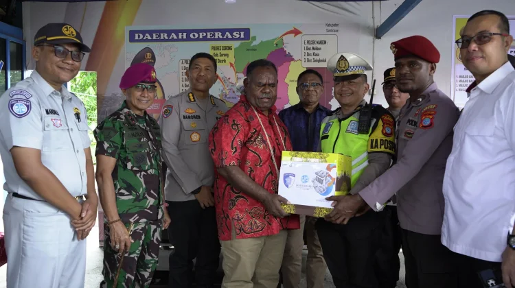 Danpasmar 3 Dampingi Gubernur PBD Pastikan Posko Siaga Lebaran