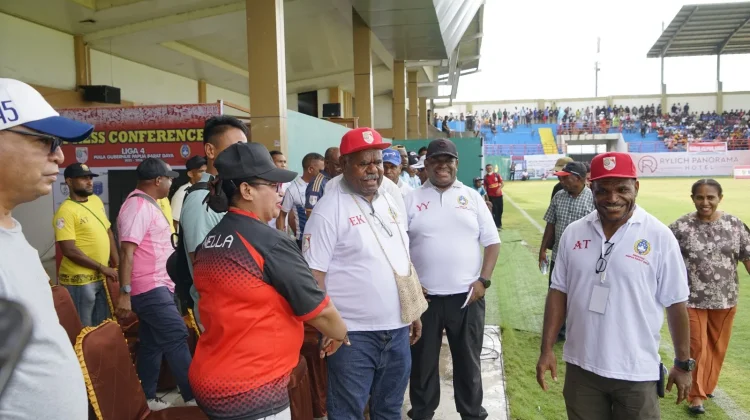 Gubernur Elisa Kambu Resmi Membuka Liga 4 Wilayah Papua Barat Daya 2026