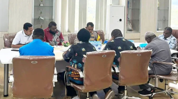 Pemkab Tambrauw Gelar Rapat MUSPIDA Percepat Pemulihan Pasca Insiden Bamusbama