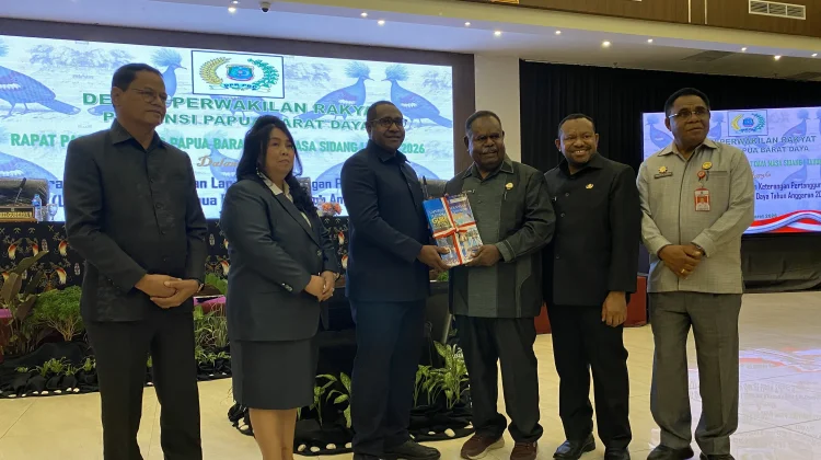 Gubernur Elisa Serahkan LKPJ 2025, DPR Papua Barat Daya Mulai Pembahasan Intensif