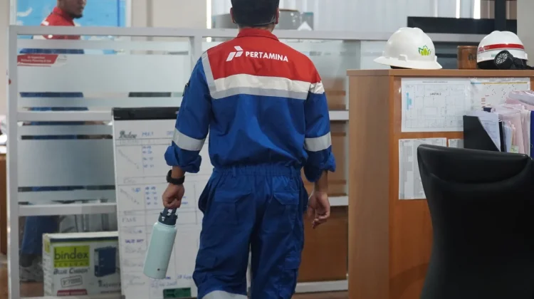 Pertamina Patra Niaga Kilang Kasim Eliminasi Botol Plastik Sekali Pakai