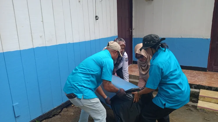Sambut Paskah, KNPI Raja Ampat Gelar Aksi Sosial Bersihkan Empat Gereja