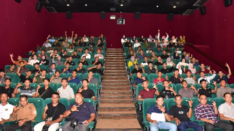 Pasmar 3 Gelar Nobar ‘The Hostage's Hero’ Bersama Masyarakat Sorong