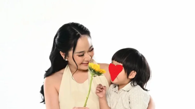 Kritik Netizen Terhadap Pola Asuh Denise Chariesta,Ini Kata Pisikolog