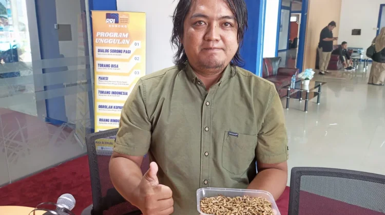 Pemuda Aimas Sulap Sampah Jadi Peluang