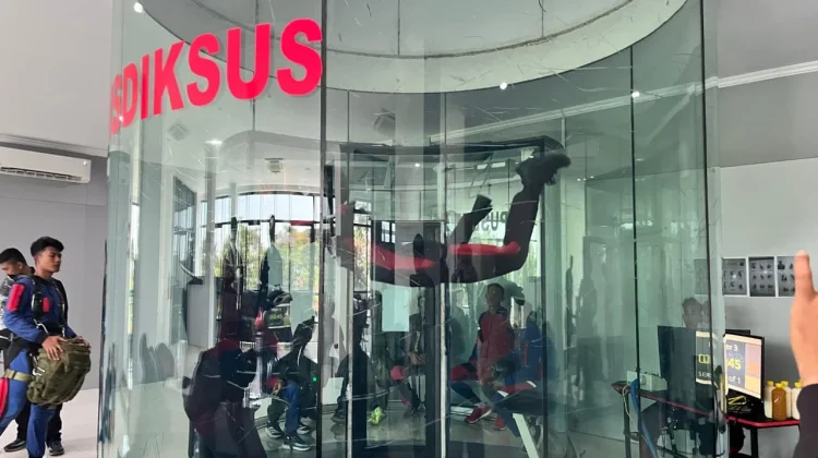 Taklukkan Gravitasi, Denipam 3 Marinir Asah Presisi Freefall di Wind Tunnel
