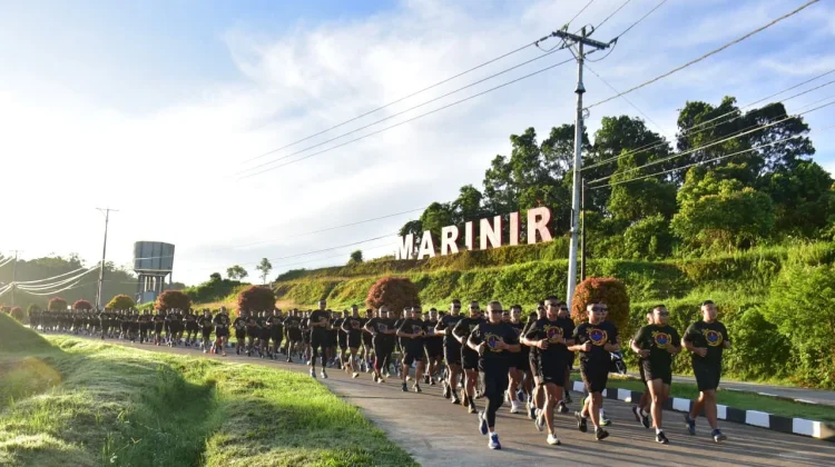 Fisik Prima, Mental Tangguh, Danpasmar 3 Bersama Prajurit Denmako Pasmar 3