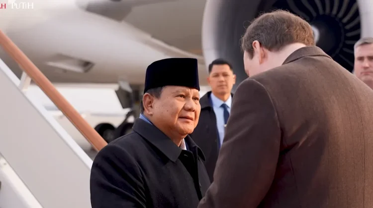 Prabowo Tiba di Moskow, Siap Bertemu Putin Bahas Energi Dunia
