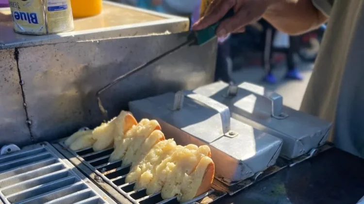 Perbedaan Kue Baroncong dan Kue Pukis, Mirip tapi Beda Rasa