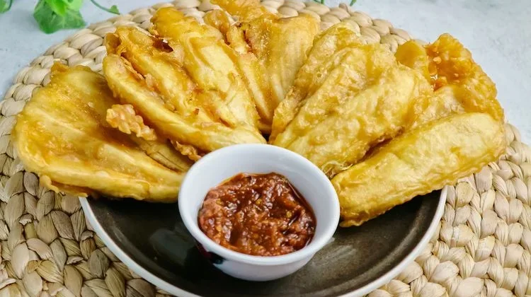 Cara Menikmati Pisang Goreng dengan Sambal: Perpaduan Unik Manis dan Pedas