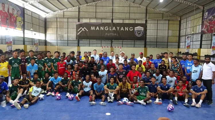 Pelatih Nasional Hector Souto Pantau Bakat Futsal di Sorong