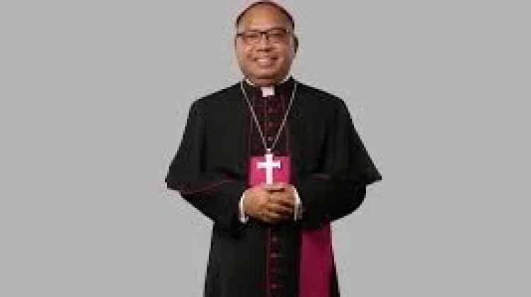 Mgr. Maximus Regus Ajak OMK Sorong Jadi Penggerak Perubahan di Papua