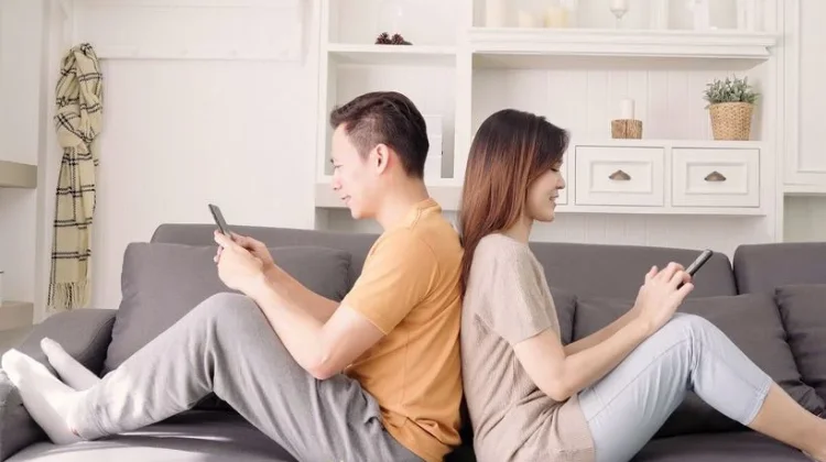 Bagaimana Bertahan dalam Hubungan Long Distance Relationship (LDR)