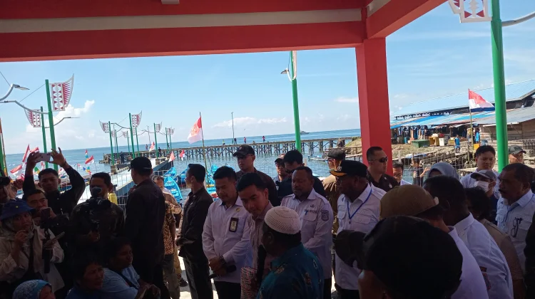 Tinjau Kampung Nelayan di Raja Ampat, Wapres Gibran Dengar Curhatan Warga