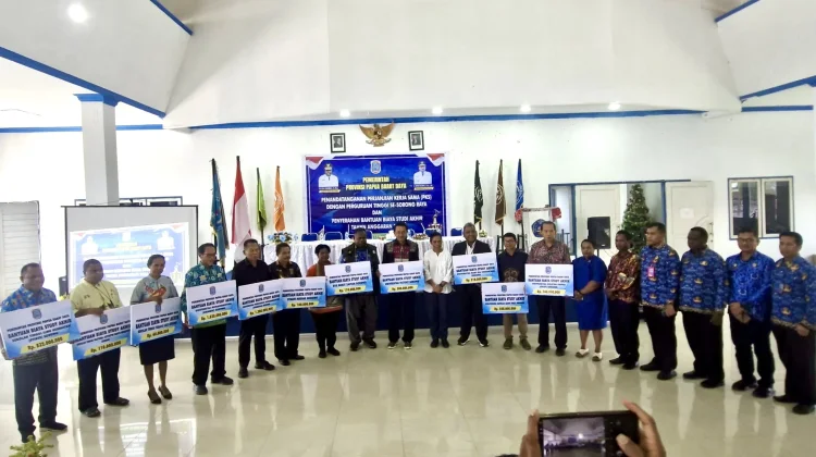 Pemprov PBD Salurkan Bantuan Studi Akhir Rp4,7 Miliar ke 11 Kampus