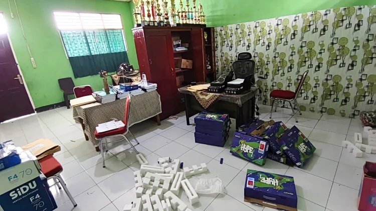 Curi 15 Laptop SMP Yapis Teminabuan, Pelaku Tinggalkan Pesan Ini di Tembok Sekolah