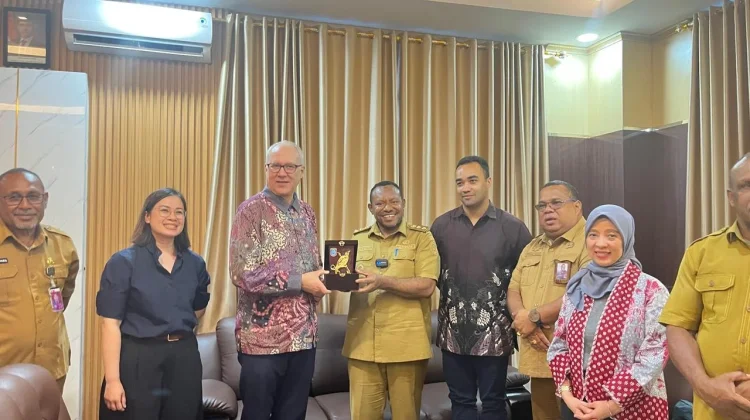 Terima Audiensi Kedubes AS, Wagub Dorong Sorong Jadi Pusat Program Bahasa Inggris