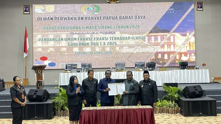 DPRP Serahkan Rekomendasi LKPJ 2025, Gubernur Pastikan Jadi Pedoman Perbaikan