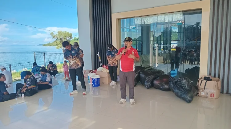 Peringatan Hari Buruh di Raja Ampat, Dimeriahkan Lomba Joget dan Bersih-Bersih