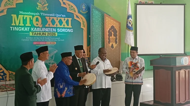 Bupati Johny Kamuru Resmi Membuka Pelaksanaan MTQ Kabupaten Sorong